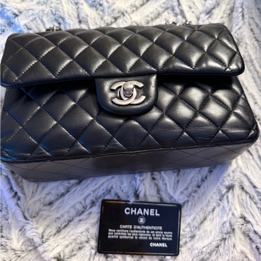 Chanel Black Quilted Shoulder Bag with Silver Chain
